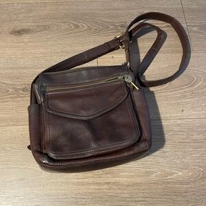 SOLD. FOSSIL VINTAGE CROSSBODY BROWN